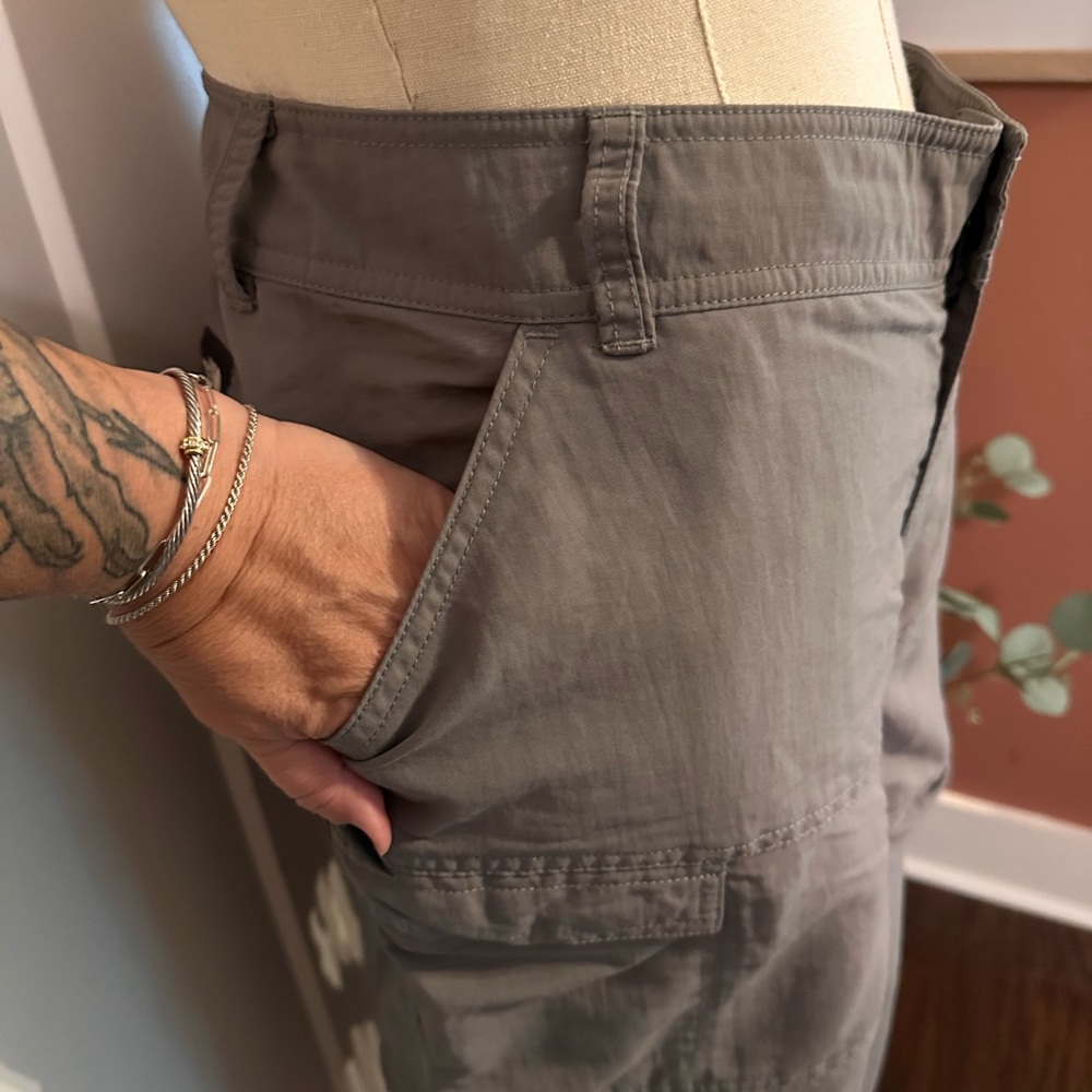 The North Face Women’s Sedona Sage Gray nylon convertible snap zipper 14 pants - Picture 7 of 14